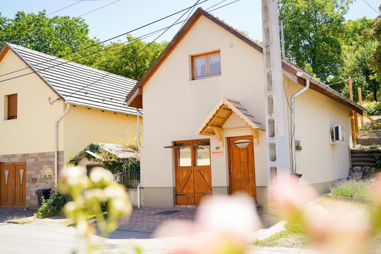 Borhaz Apartman Έγκερ Εξωτερικό φωτογραφία